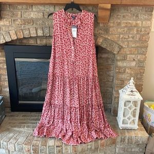Cute Chaps maxi dress ties around the waist